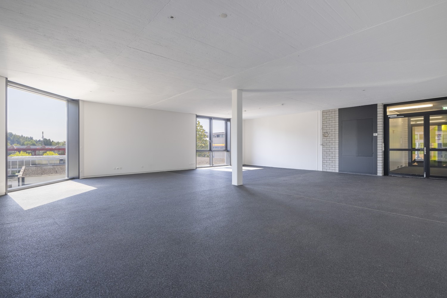 121m² office
