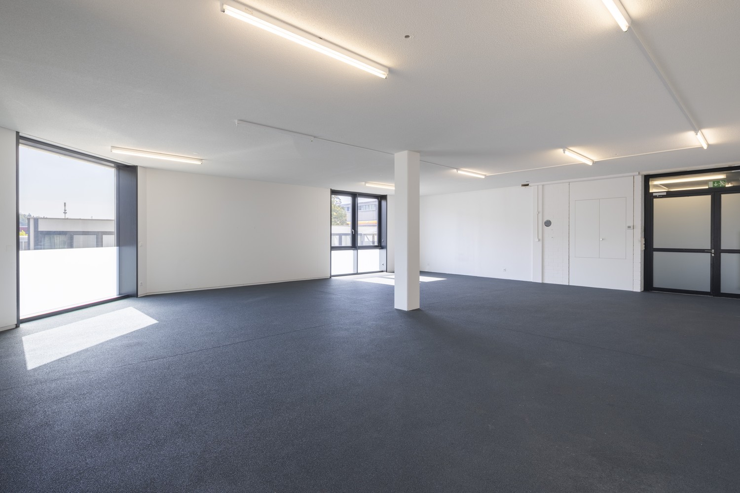 121m² office