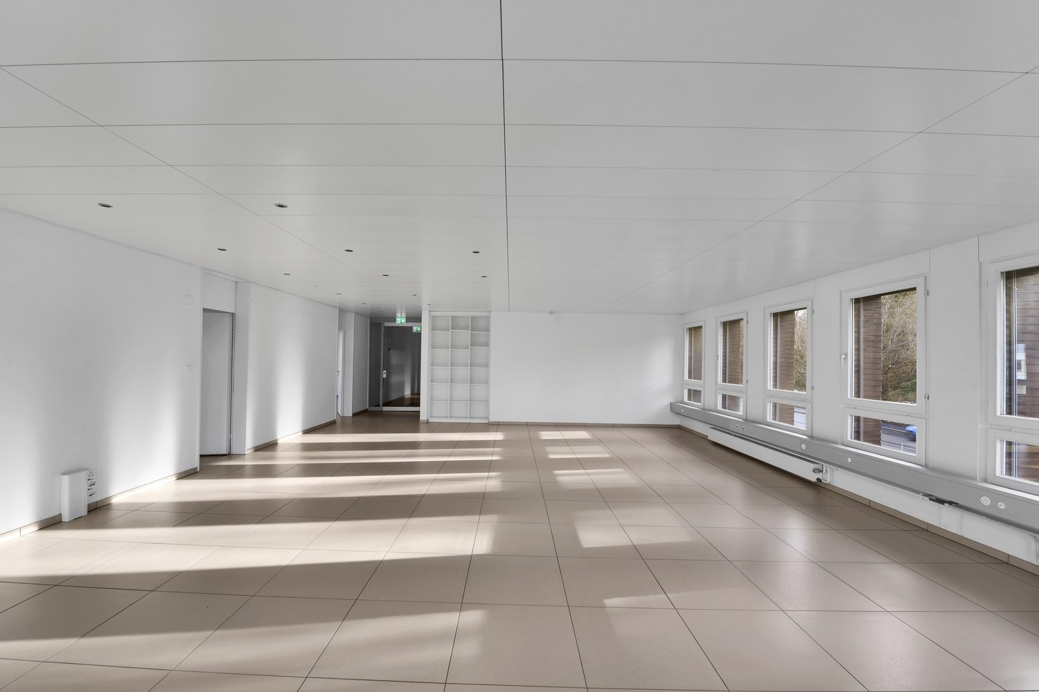 143m² office
