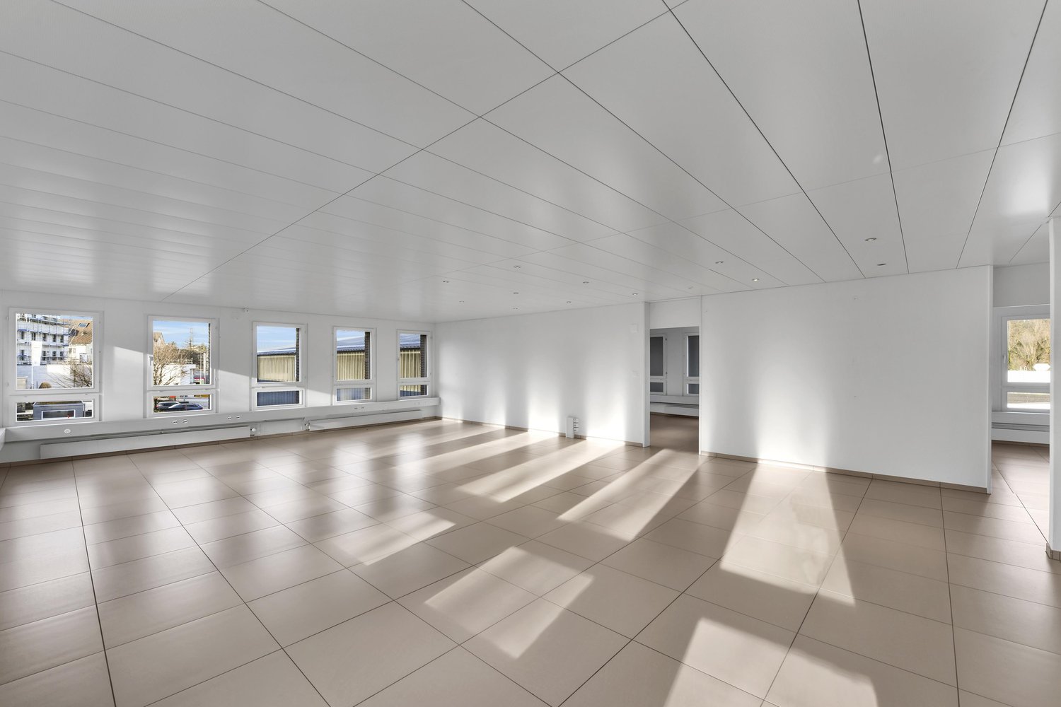143m² office