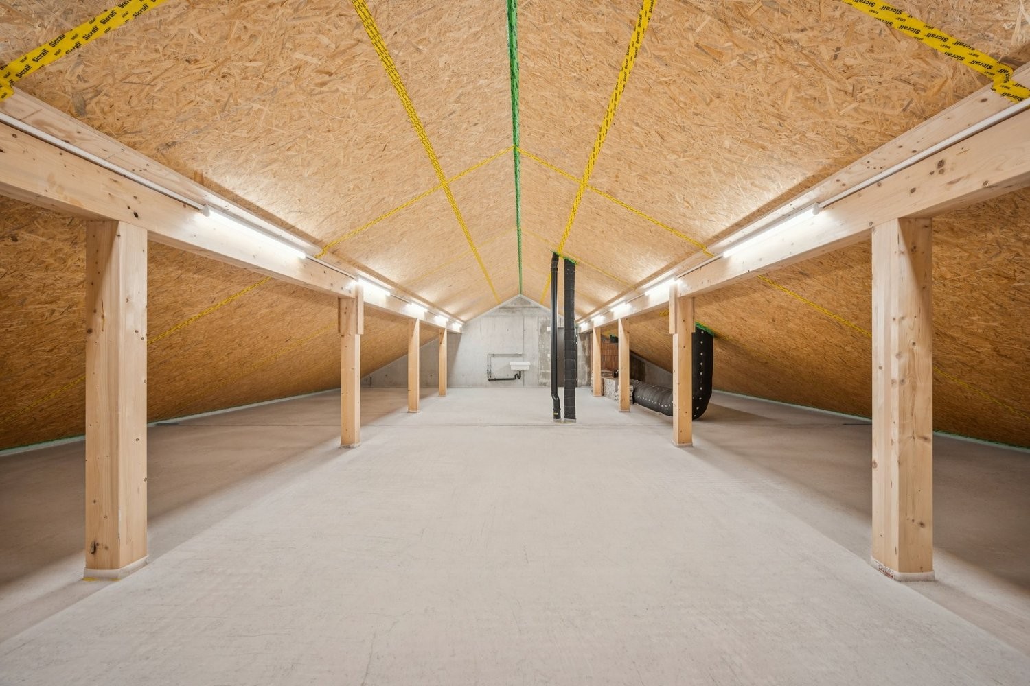 176m² attic compartment