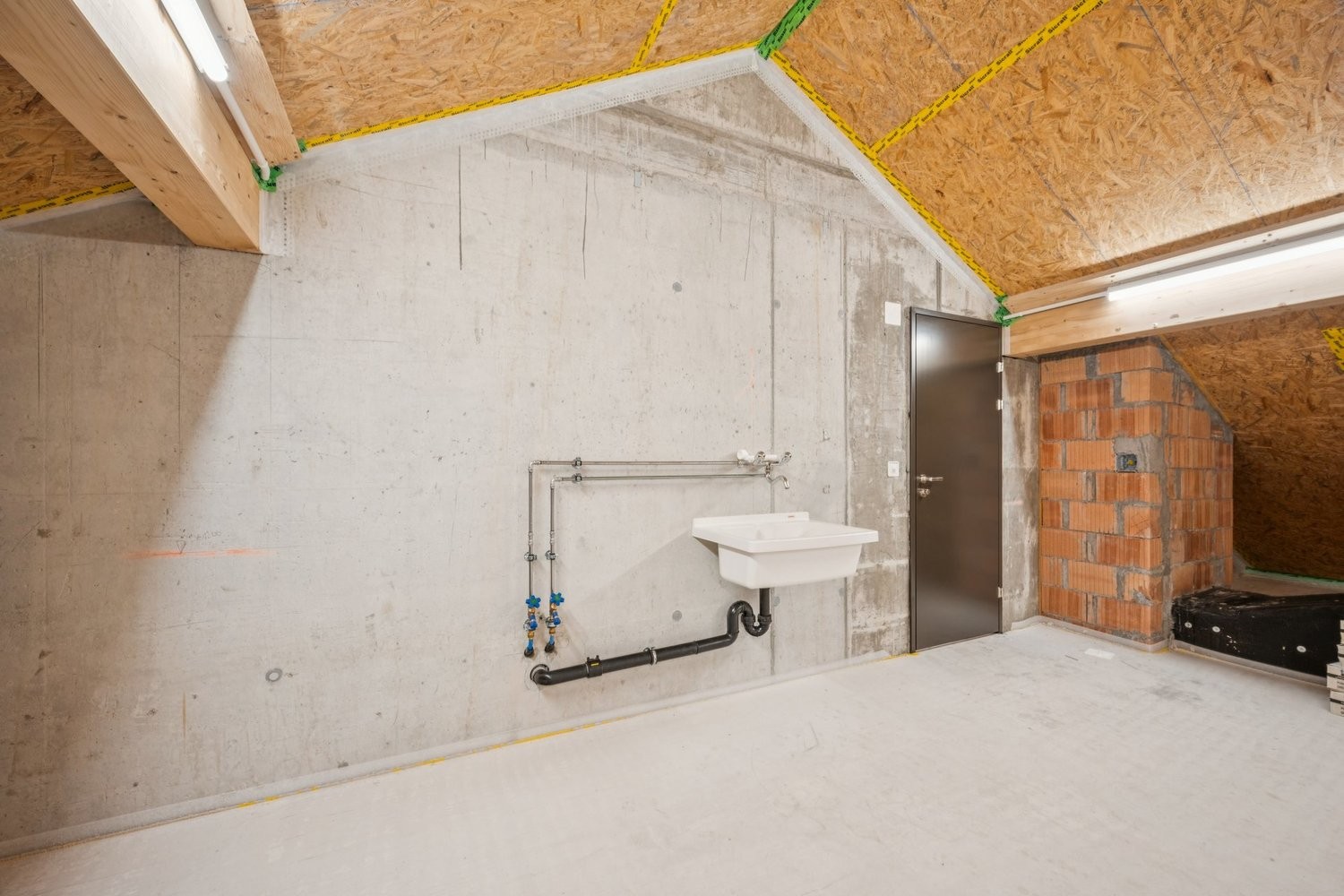 176m² attic compartment