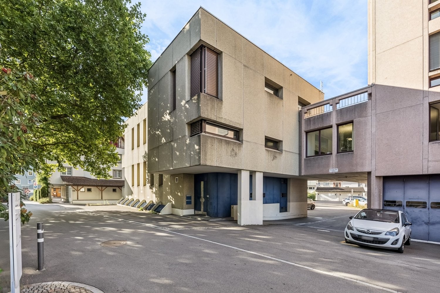 190m² commercial