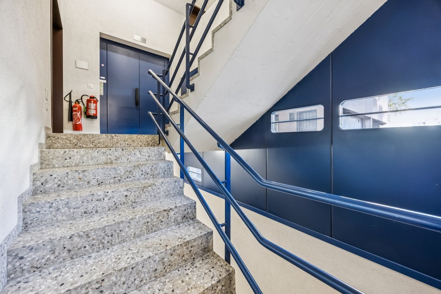 190m² commercial