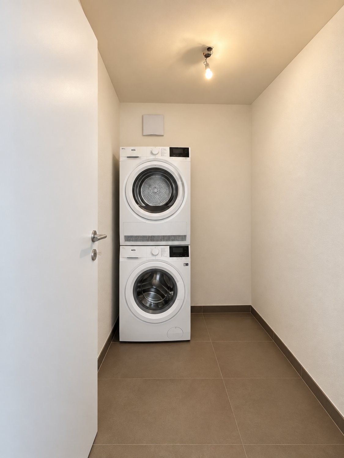 Edificio residenziale / commerciale, foto 7 di 8
