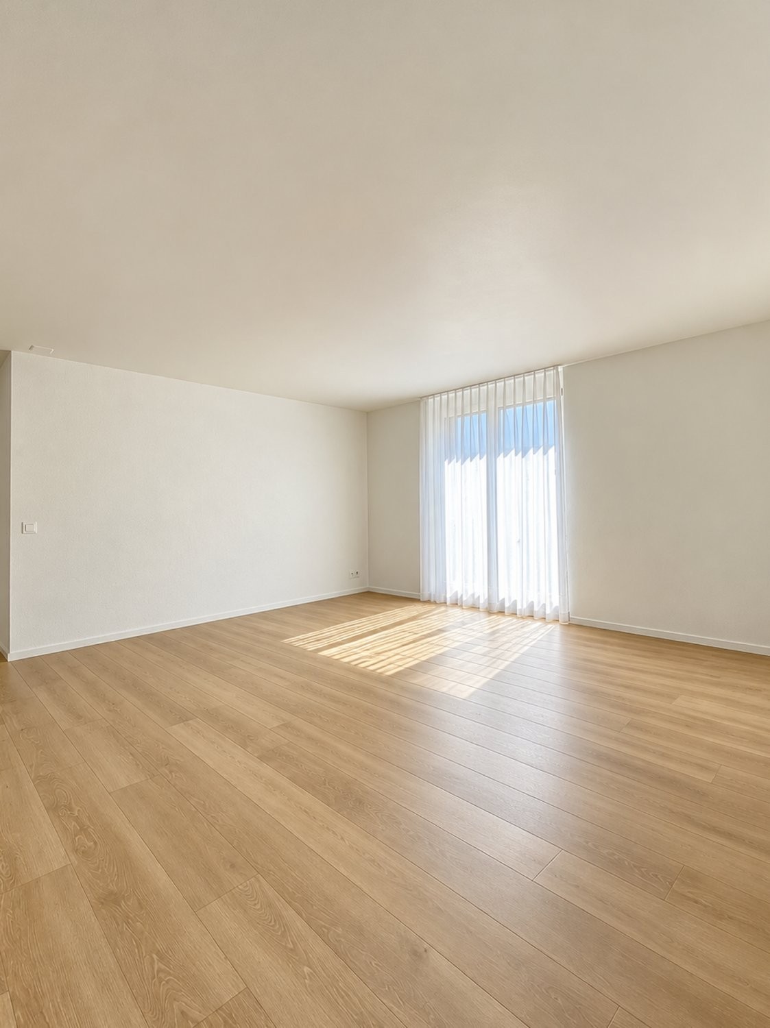 Edificio residenziale / commerciale, foto 1 di 8