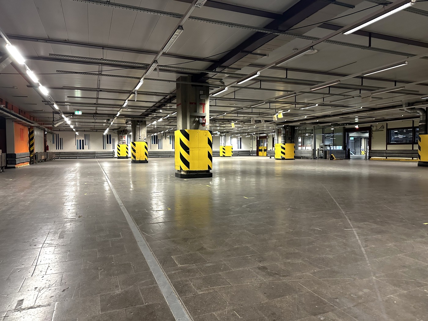 519-3934m² commercial, Foto 1 von 3
