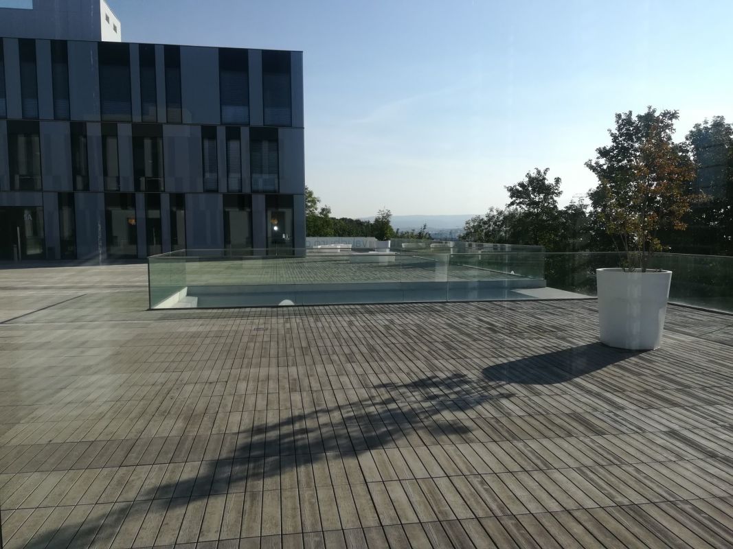 221m² office
