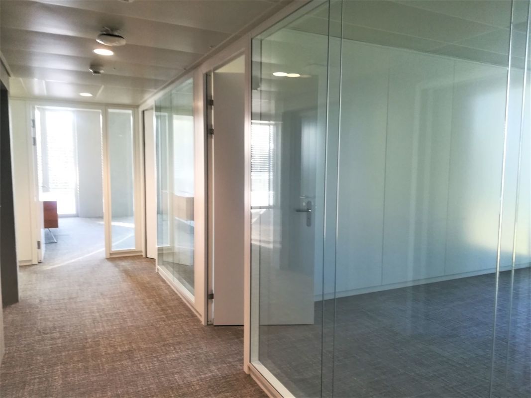221m² office