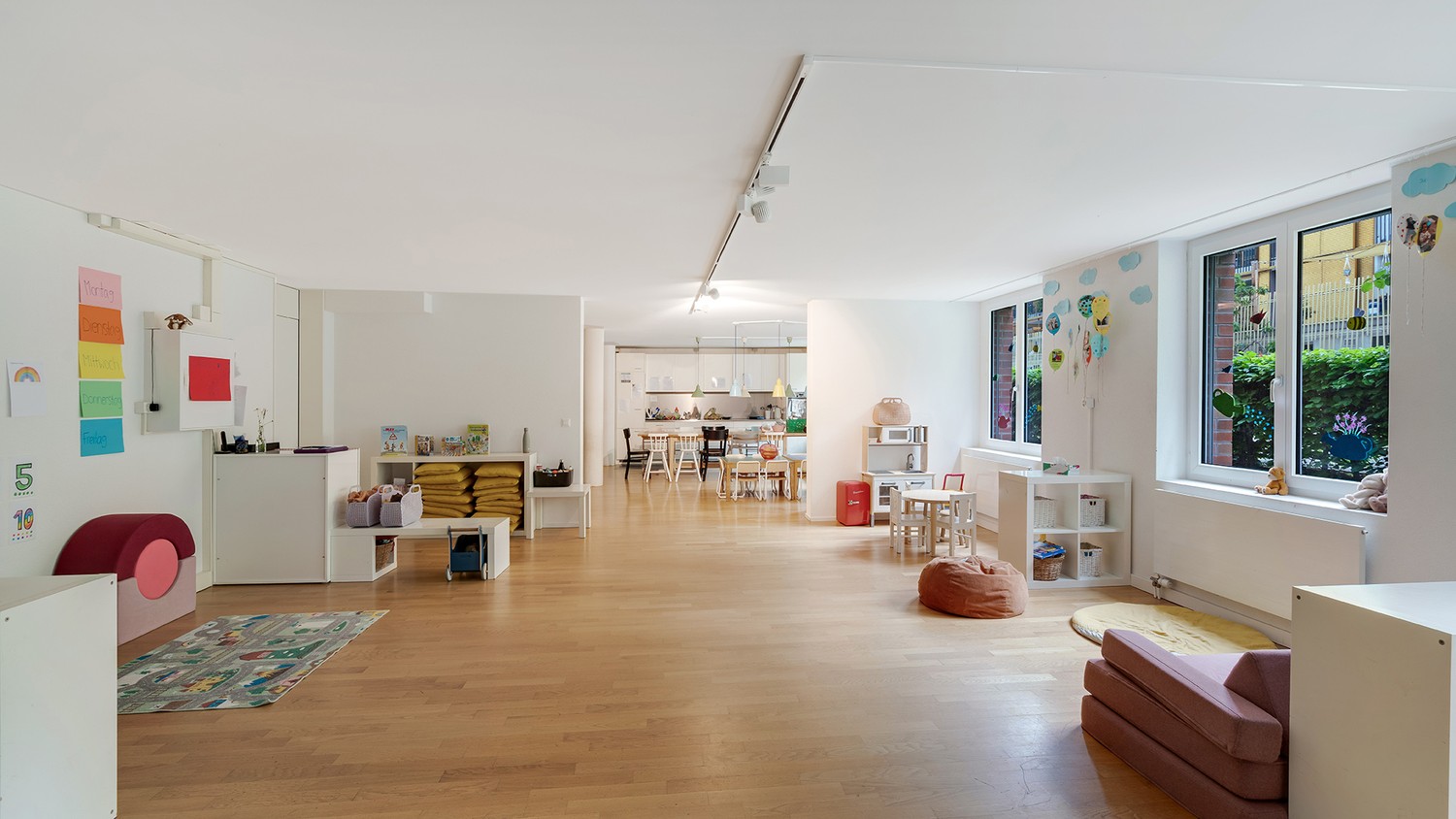 180m² office