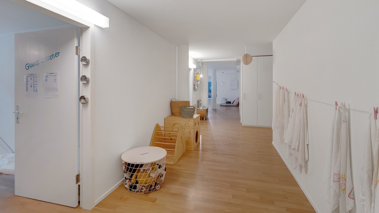 180m² office