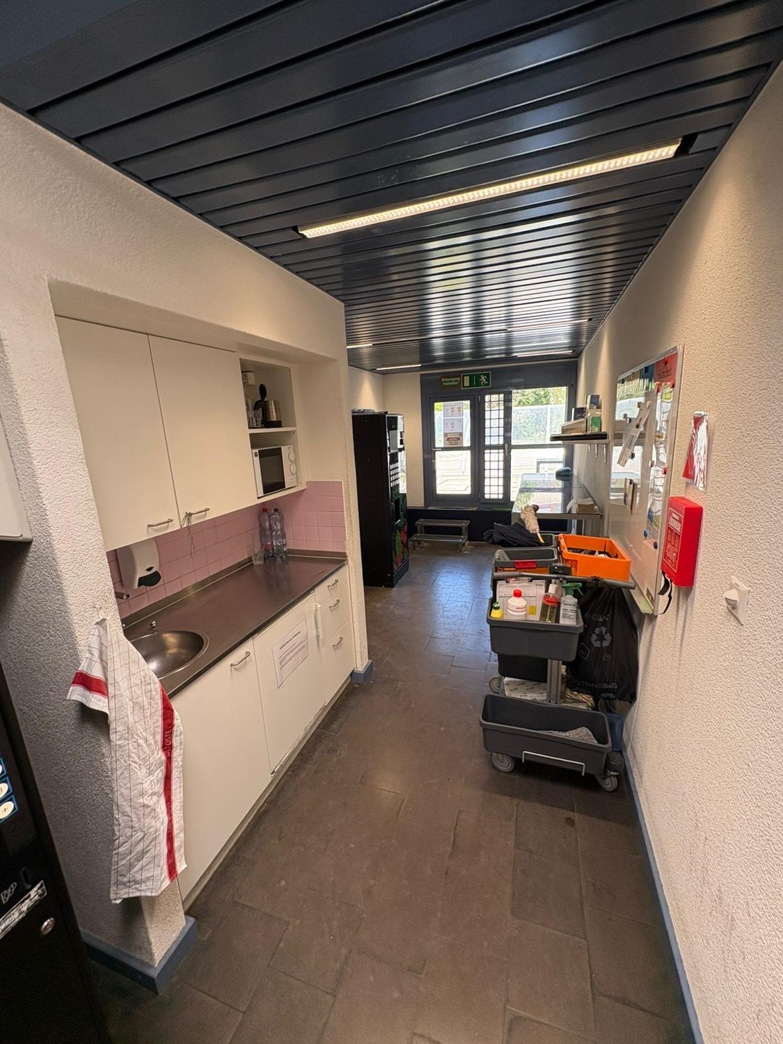784m² commercial