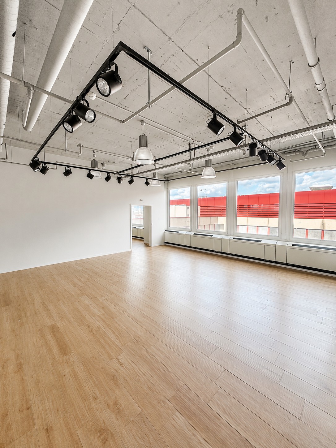 550m² commercial