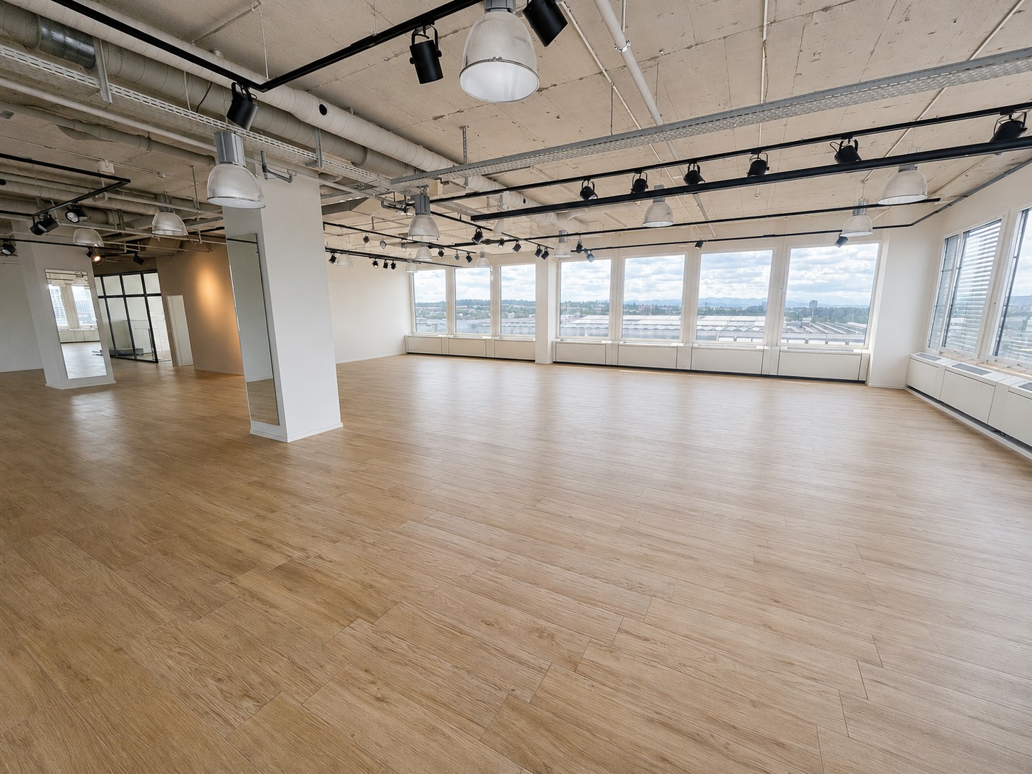 550m² commercial