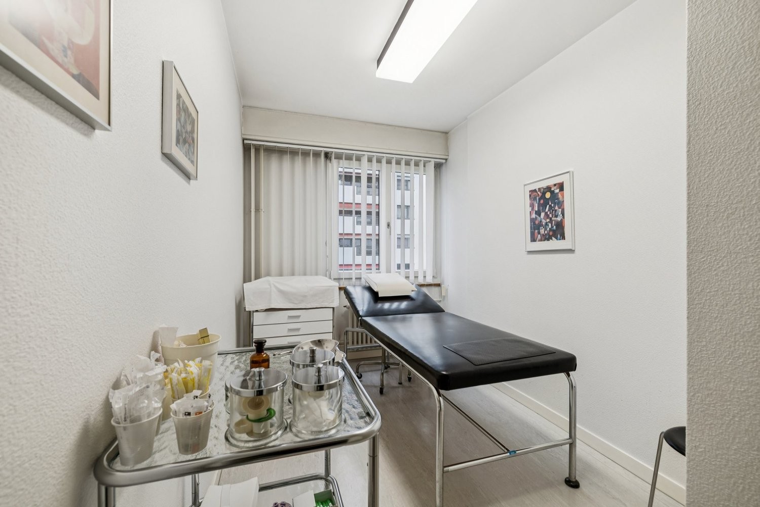 187m² office