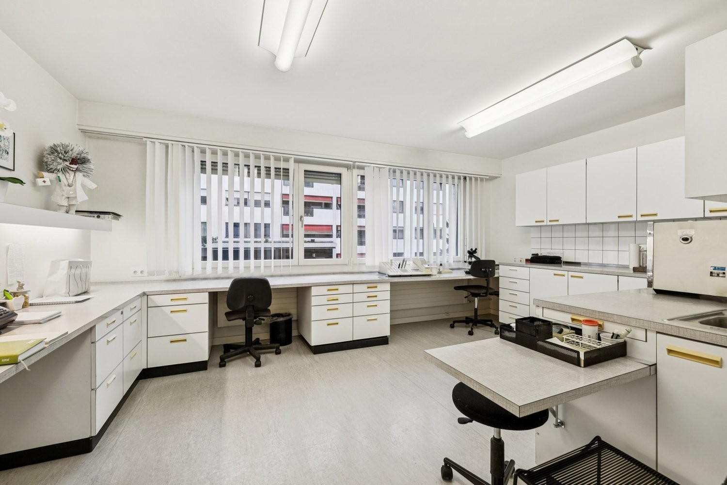 187m² office