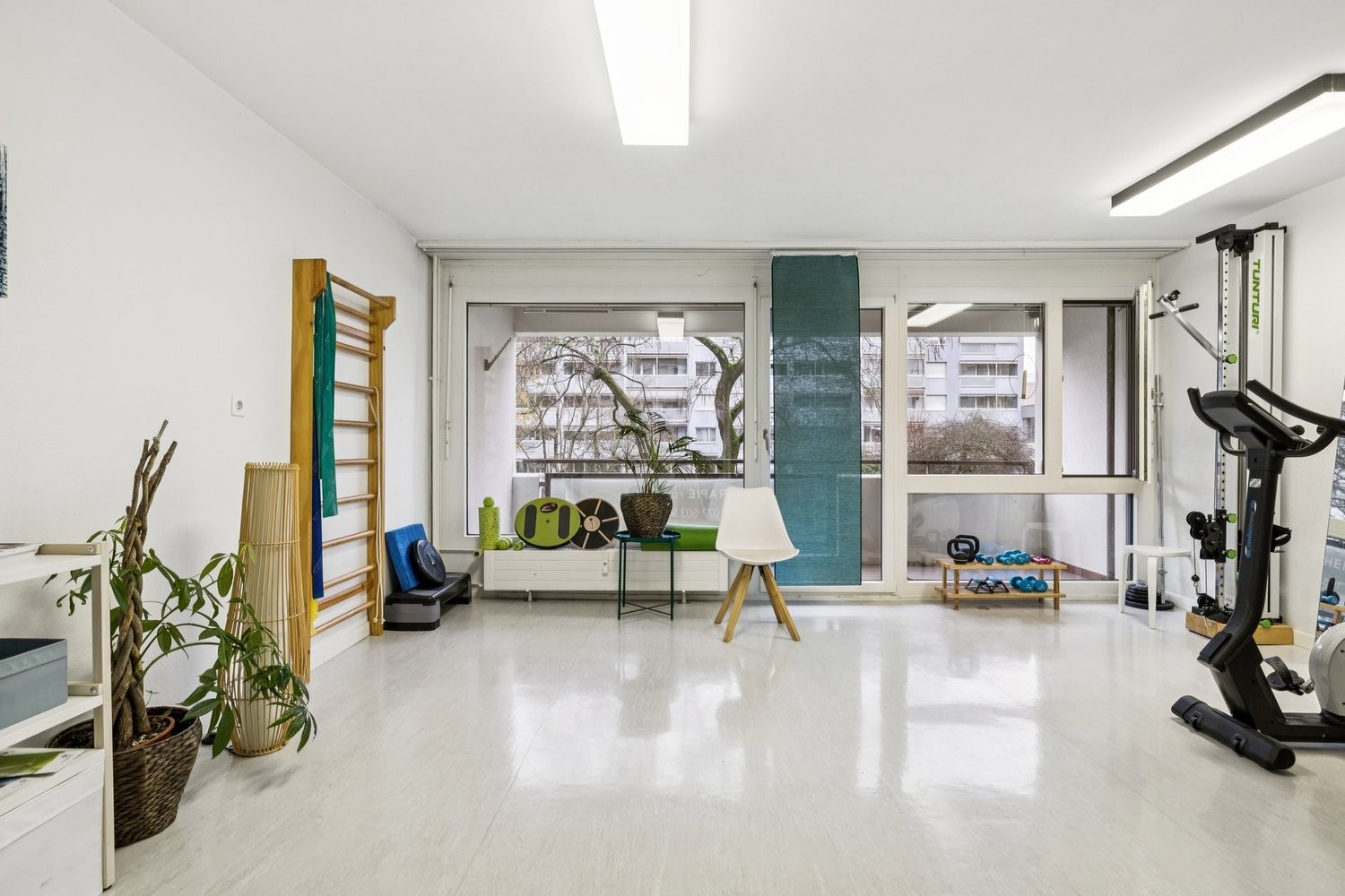 187m² office