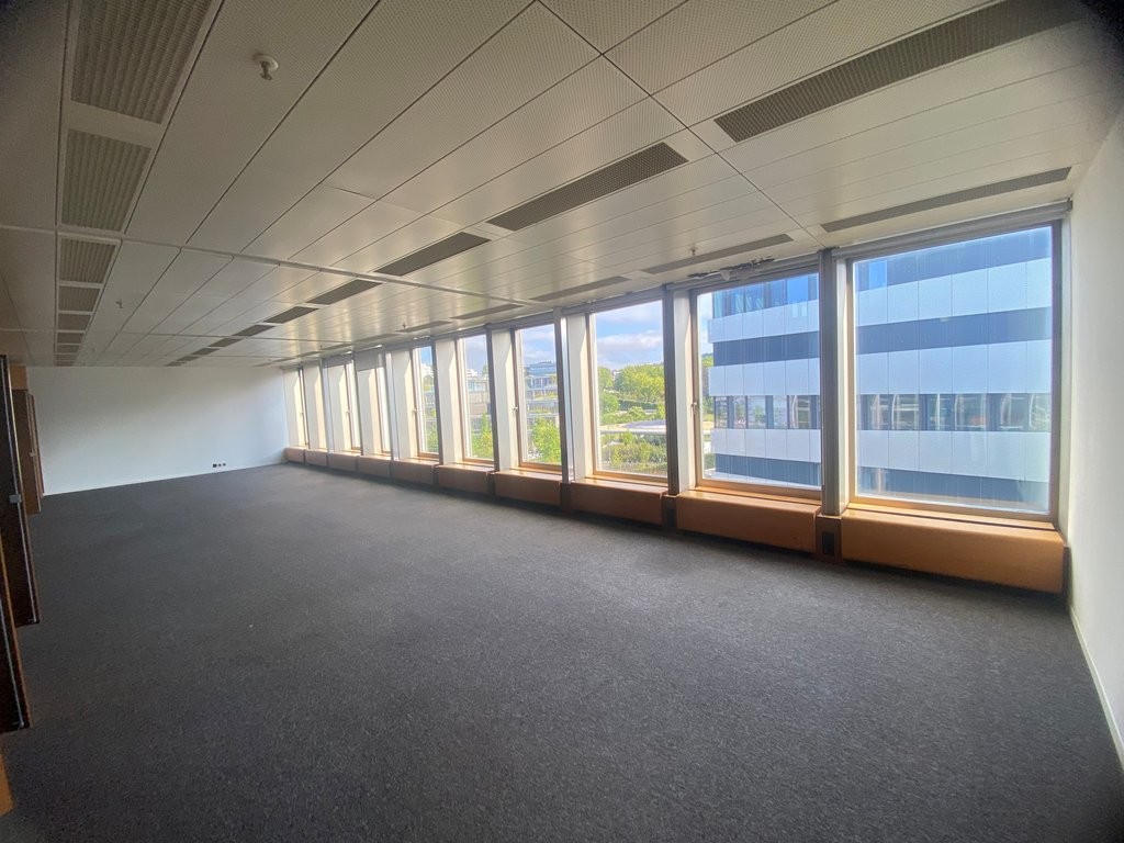 700m² Büro