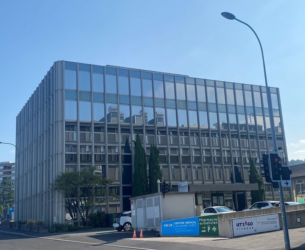 700m² Büro