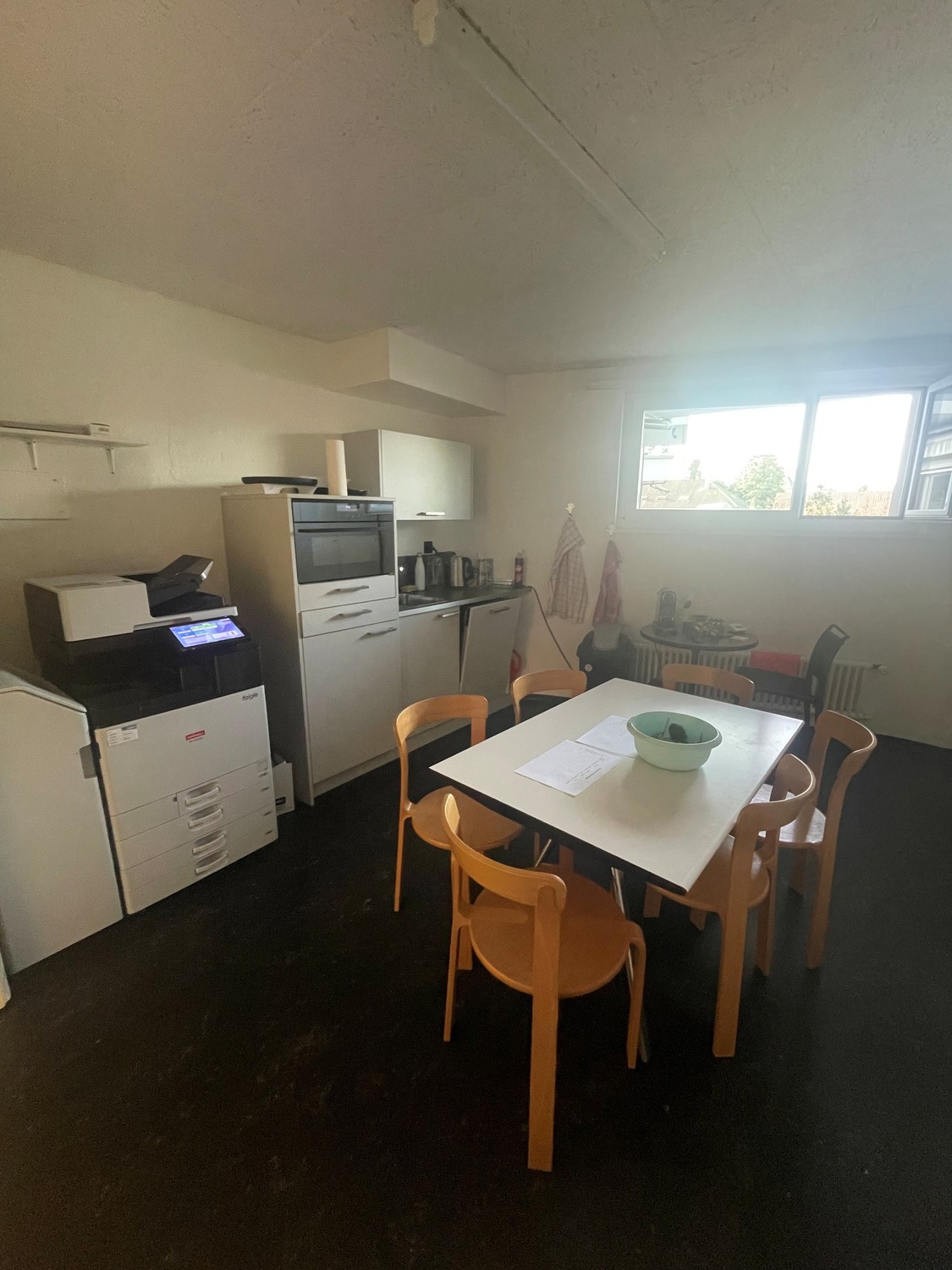 223m² office