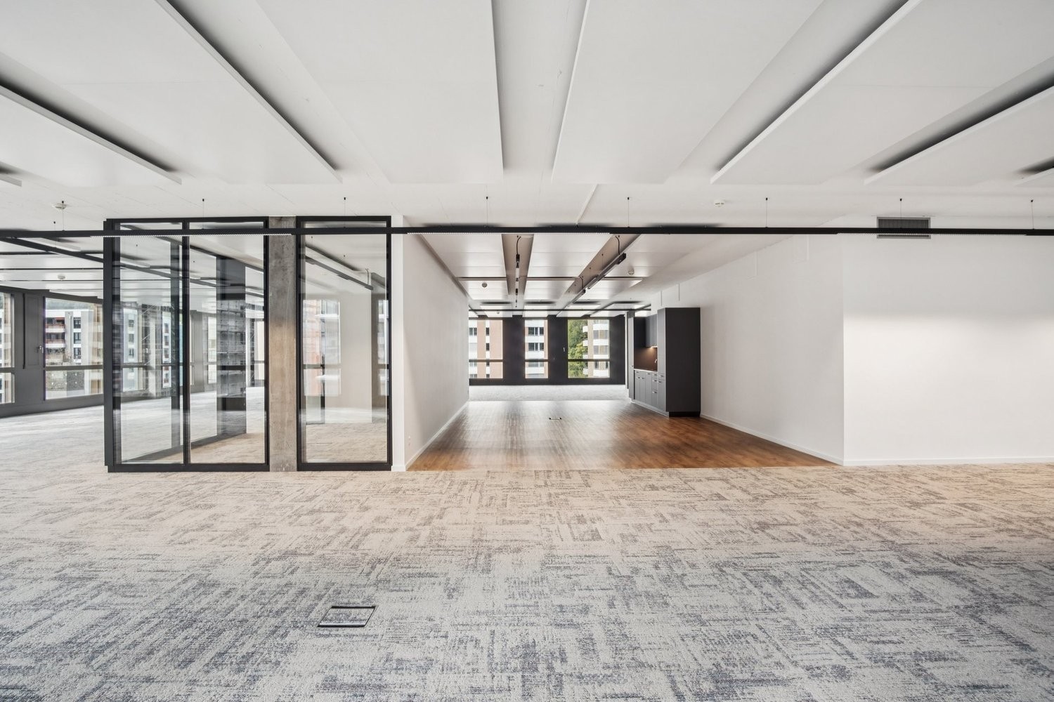 500m² office