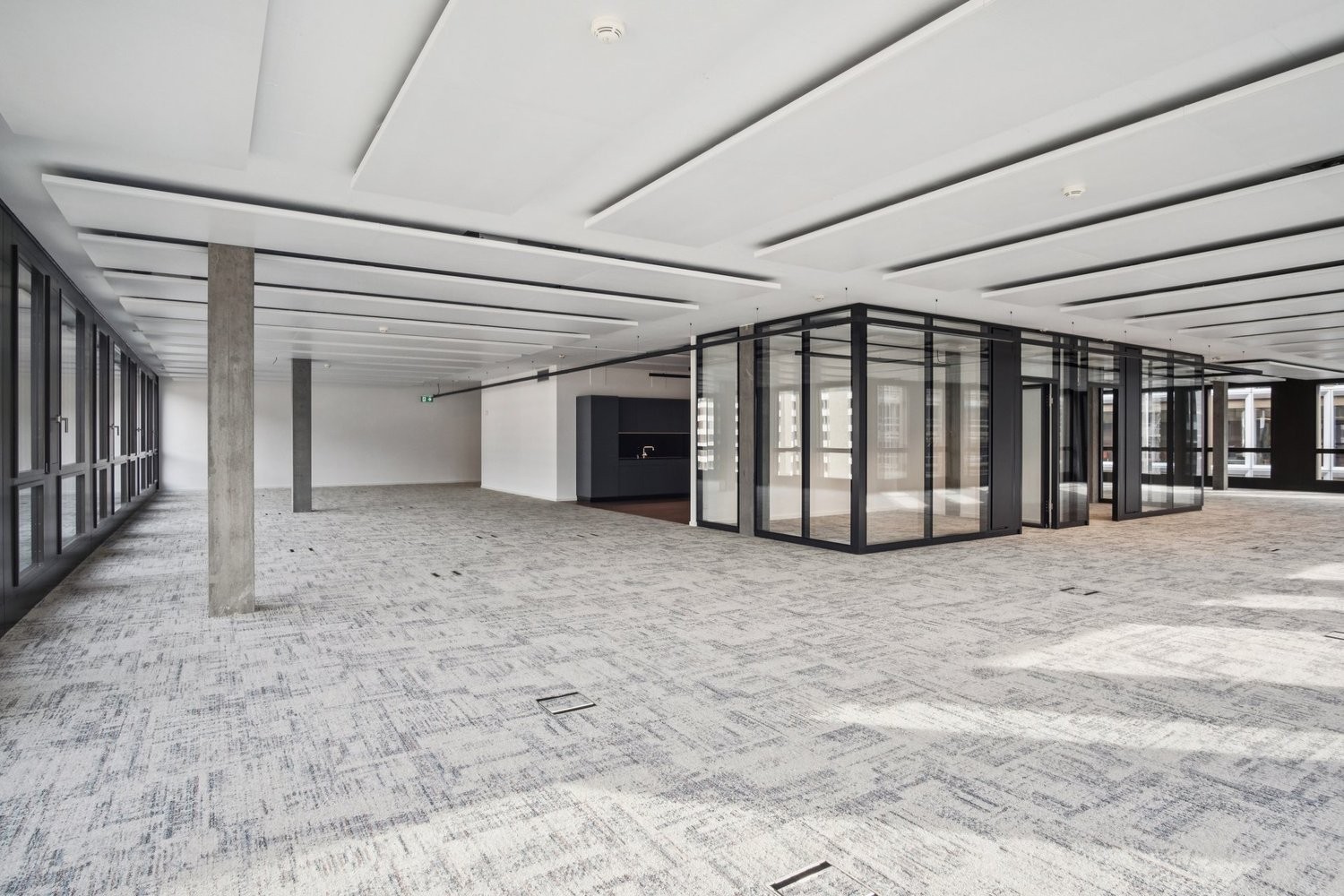 500m² office