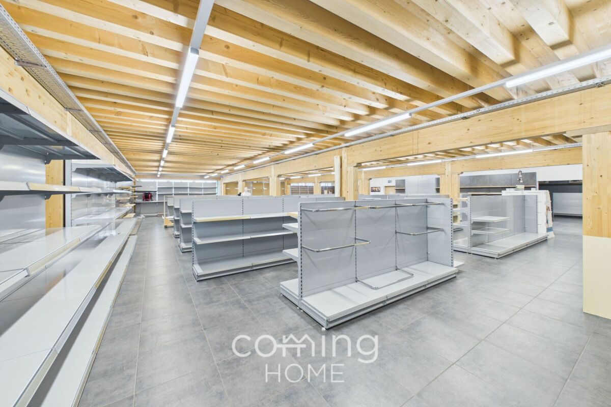 Commercial, Foto 2 von 10