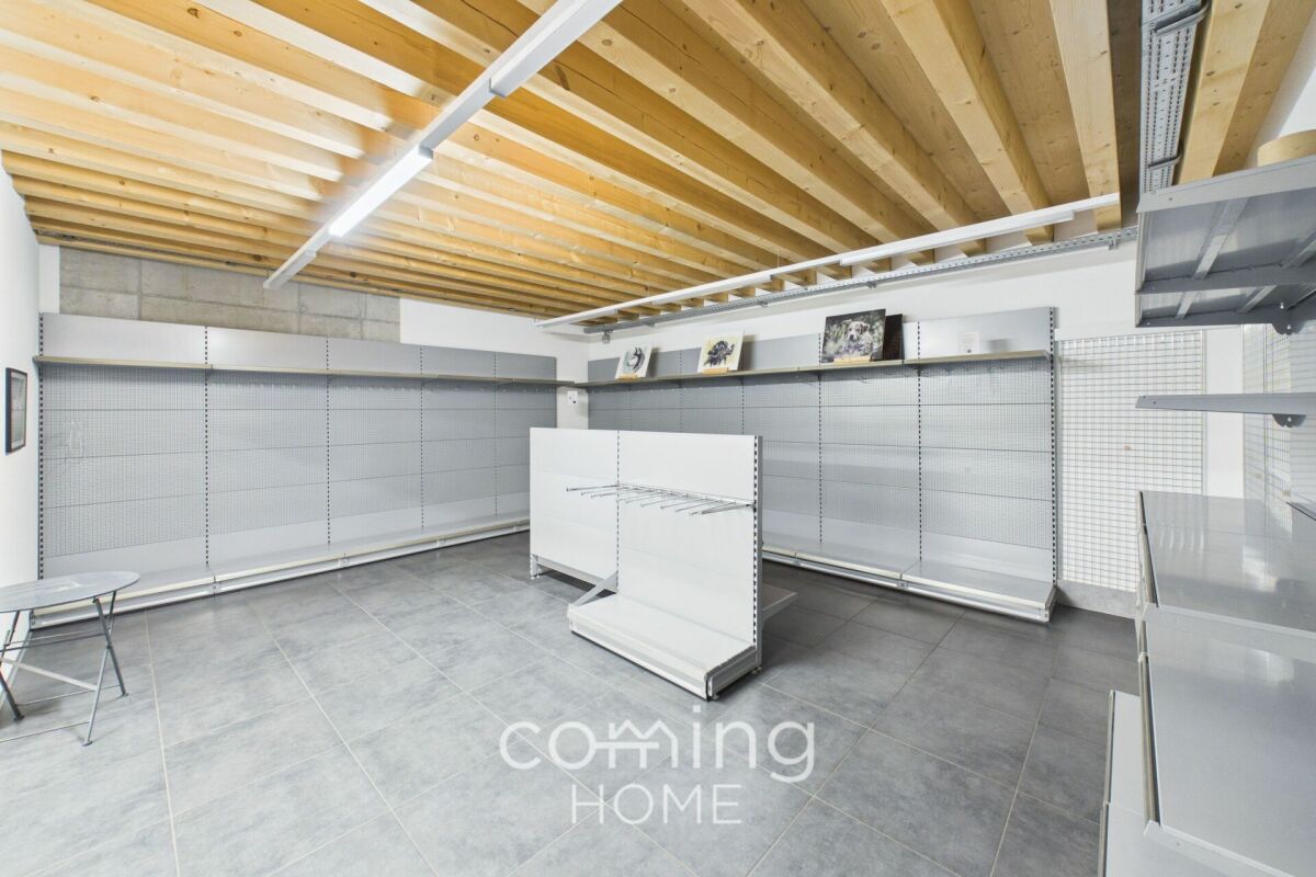 Commercial, Foto 10 von 10