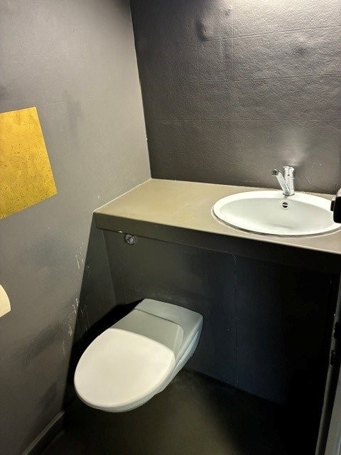 69m² office