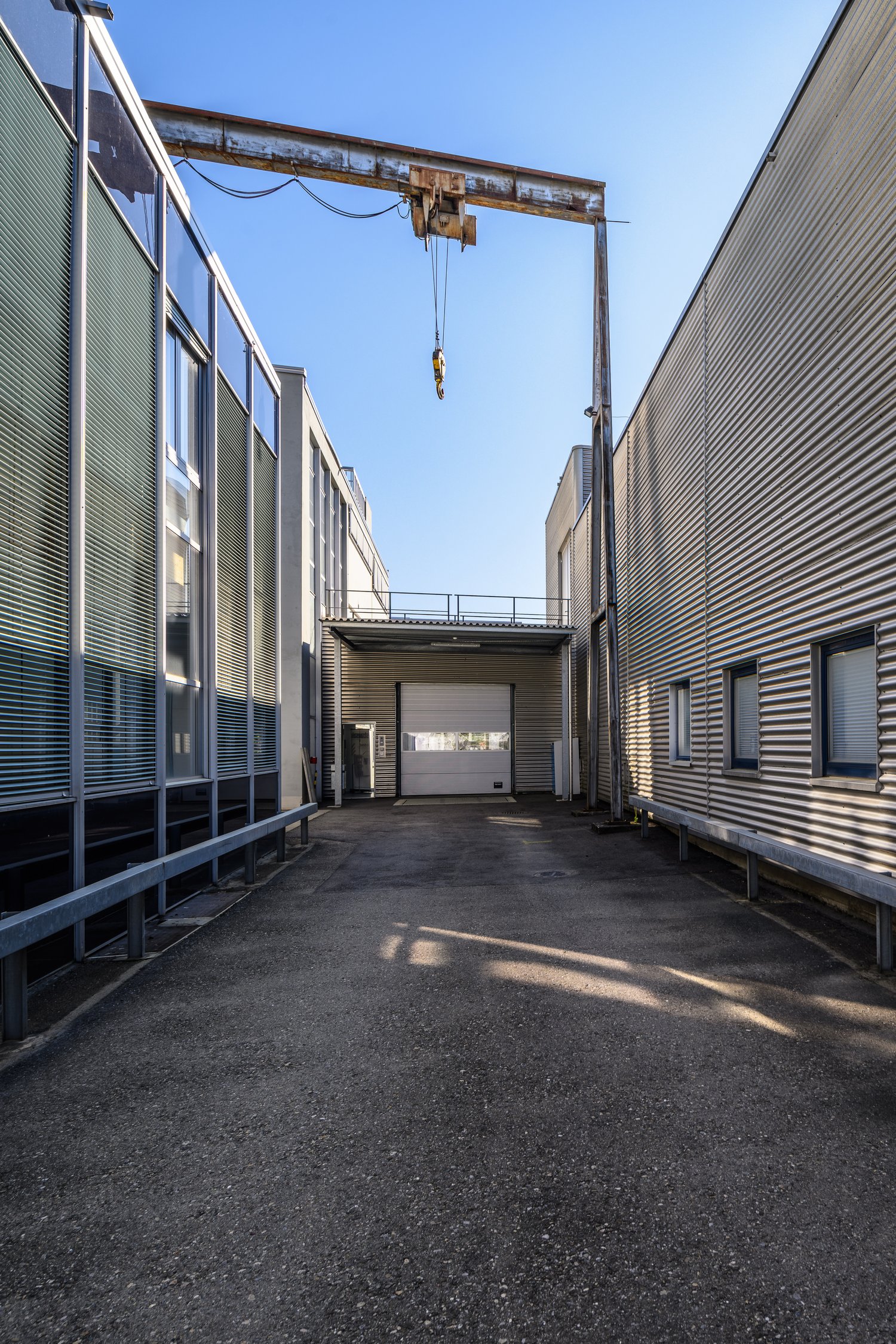 284m² office