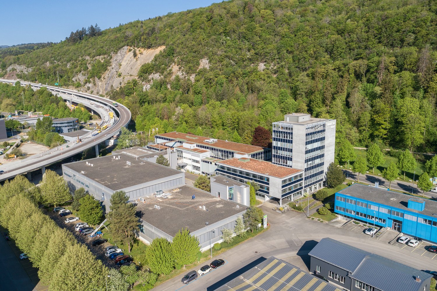 284m² office