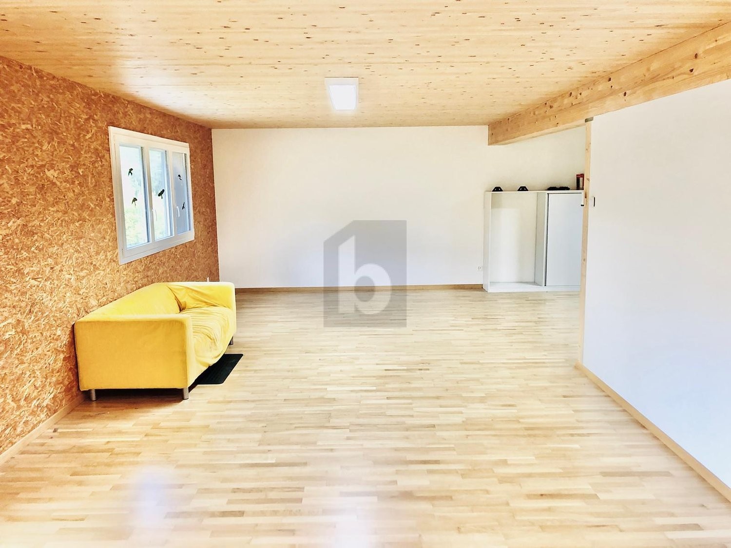 110m² office