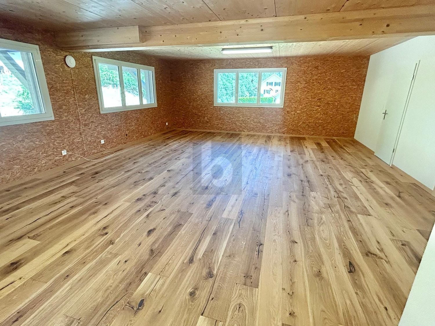 110m² office