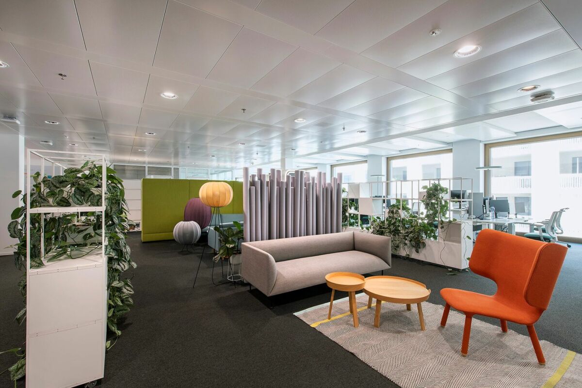 633m² office