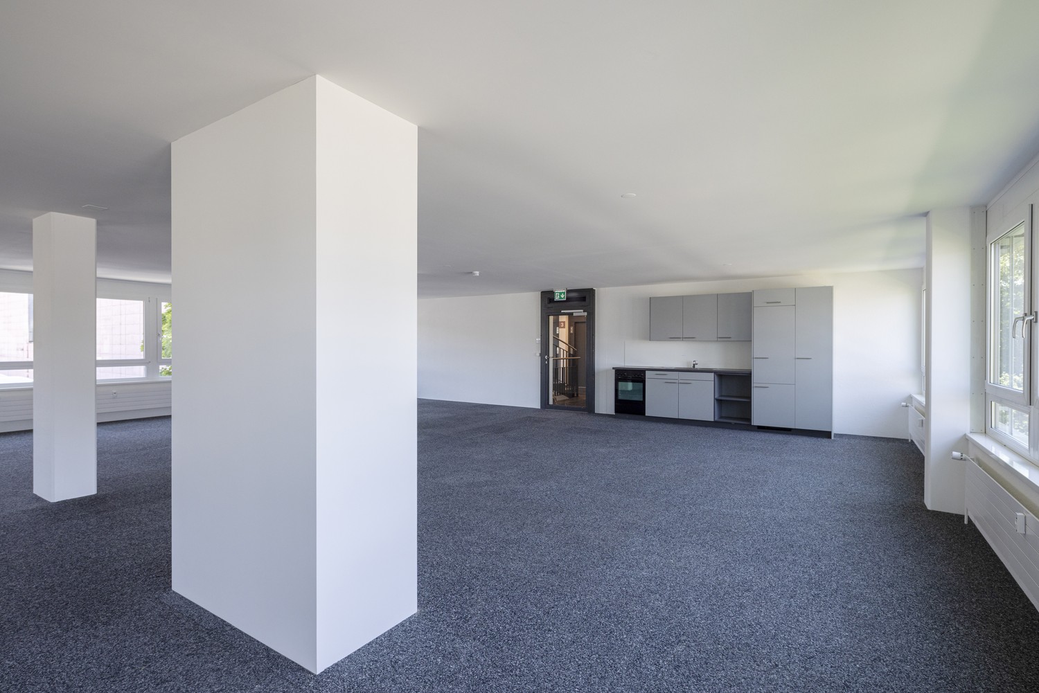 235m² office