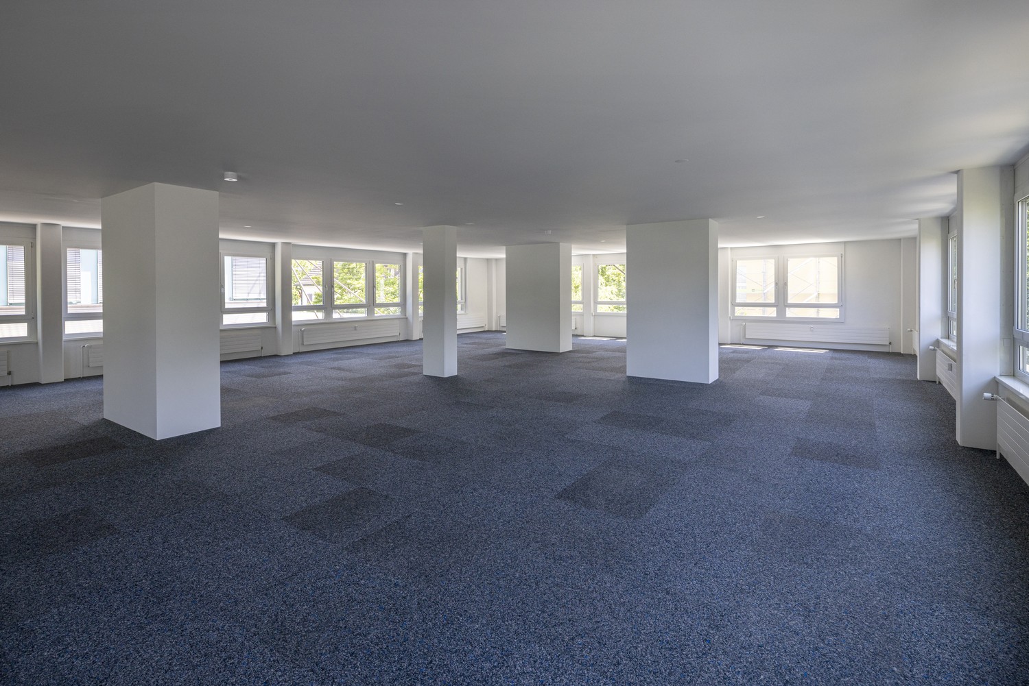 235m² office