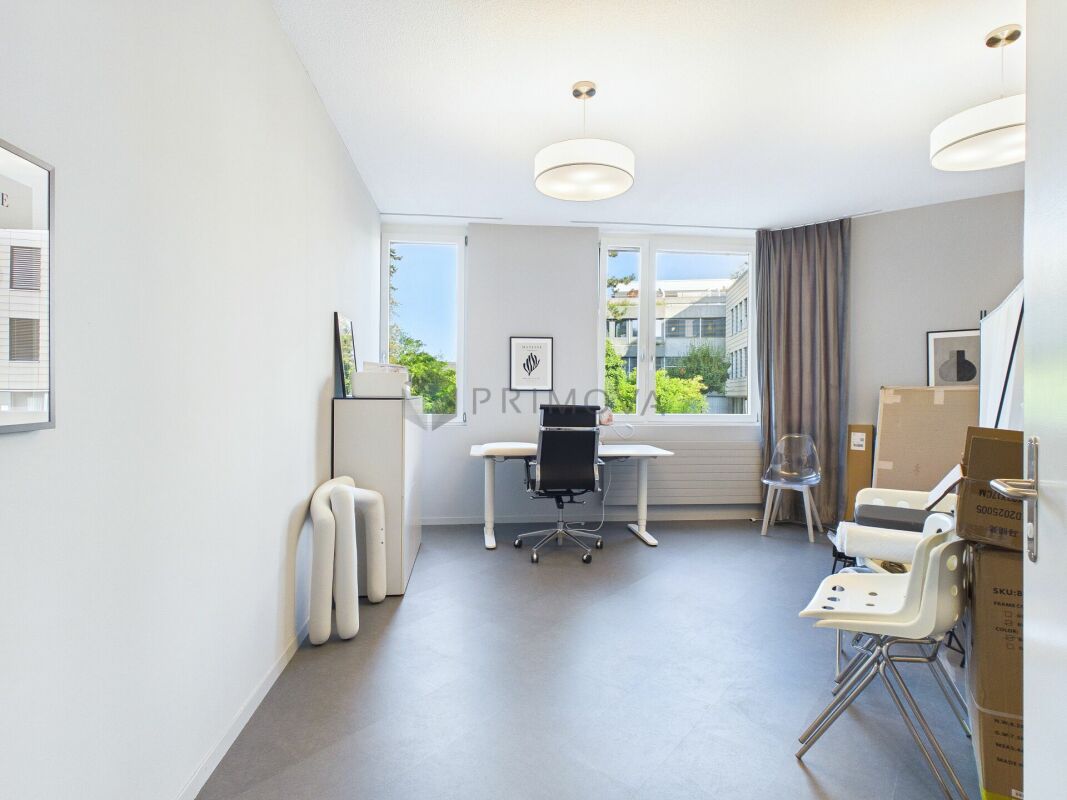 153m² commercial