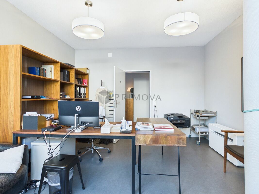153m² commercial