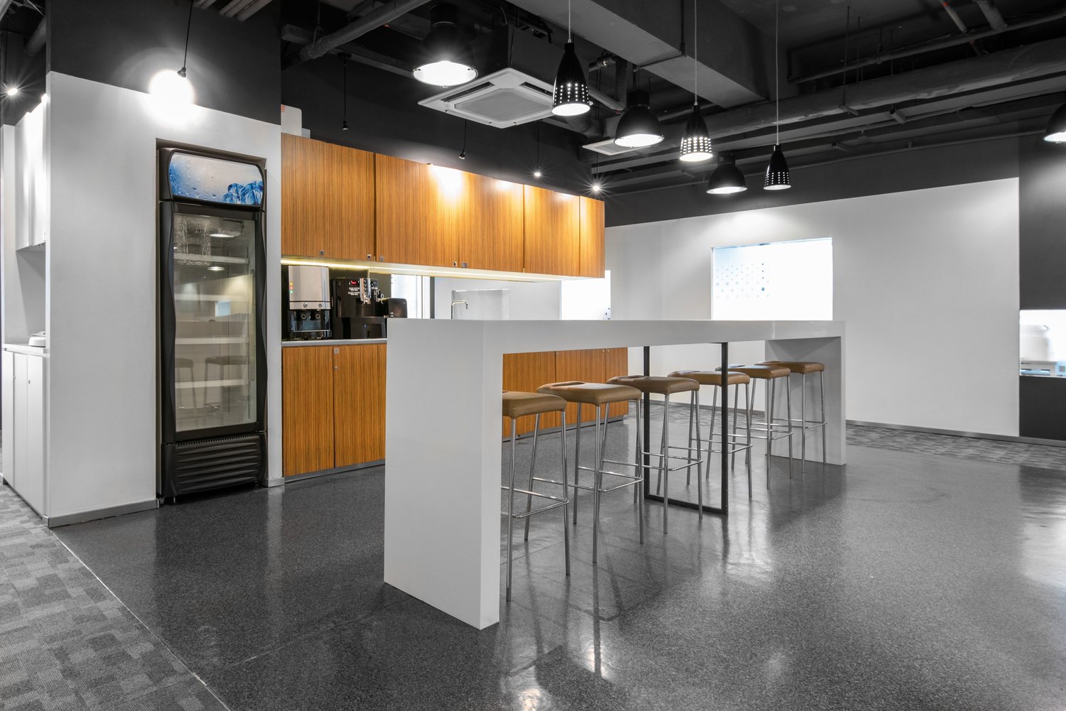 75m² office