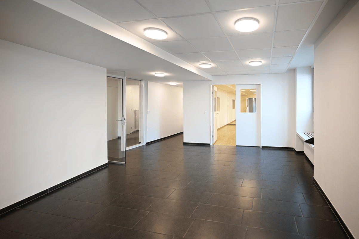 249m² office
