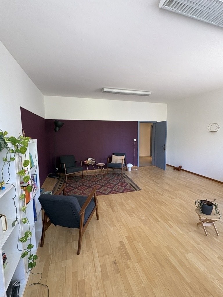 28m² office