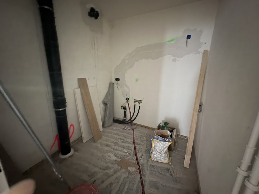 74m² office
