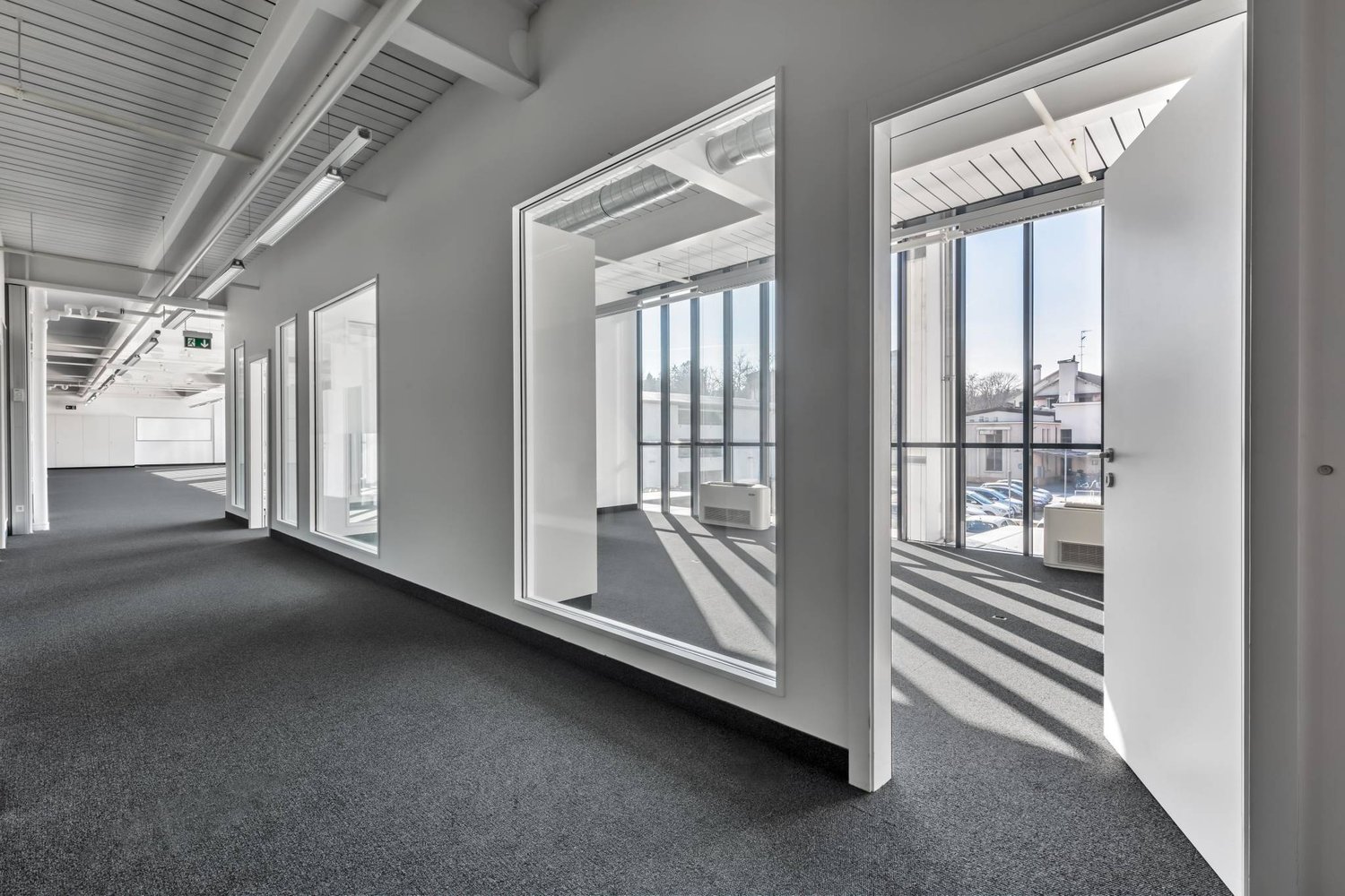 6100m² office
