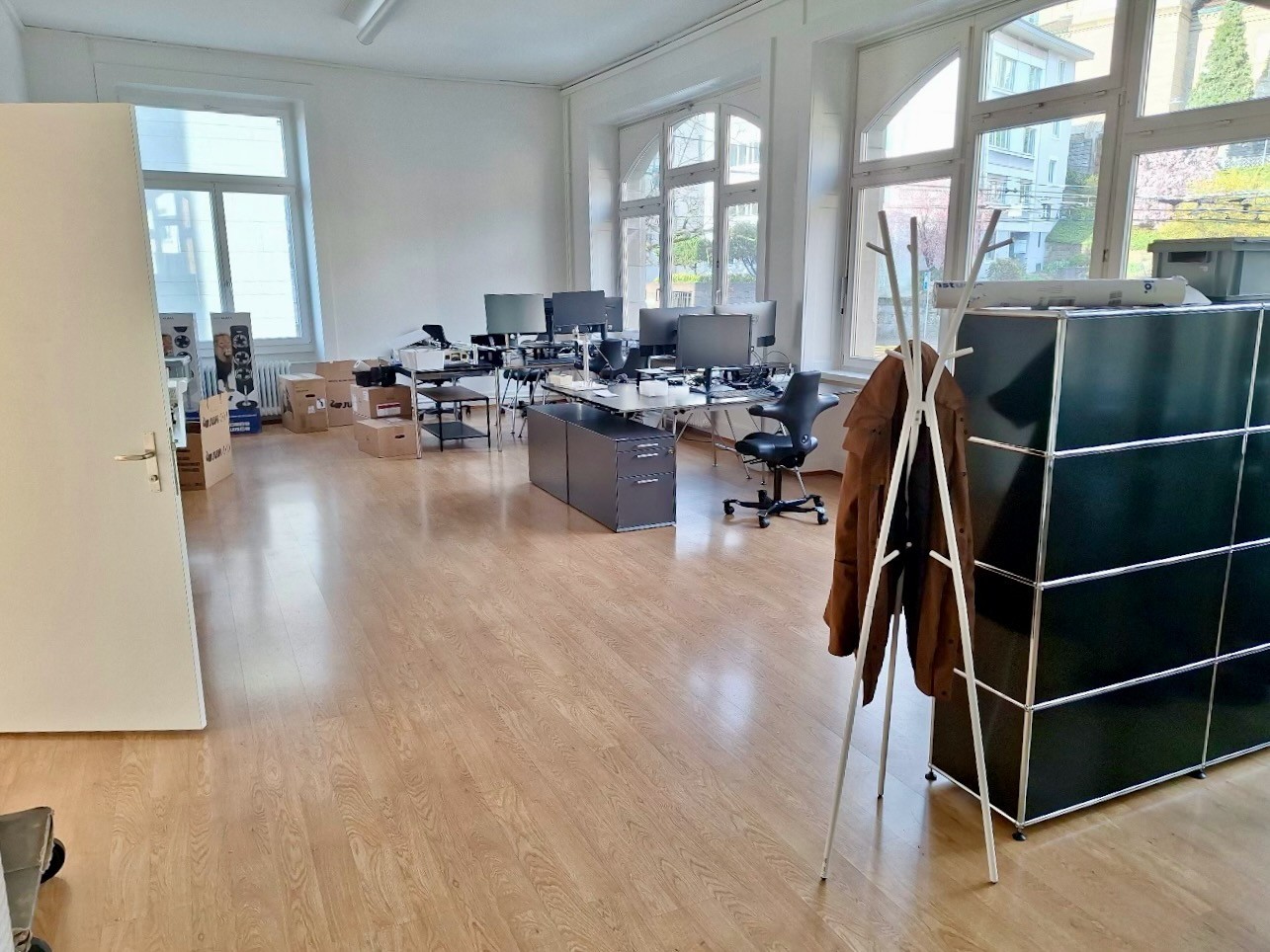 Ufficio, foto 1 di 3