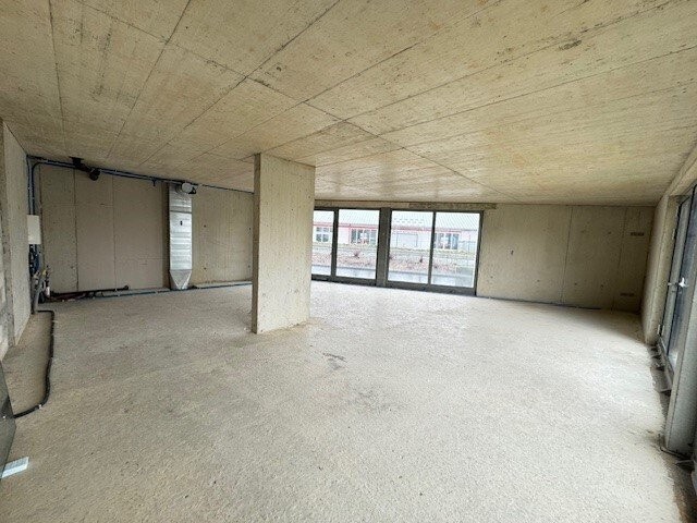 74m² commercial