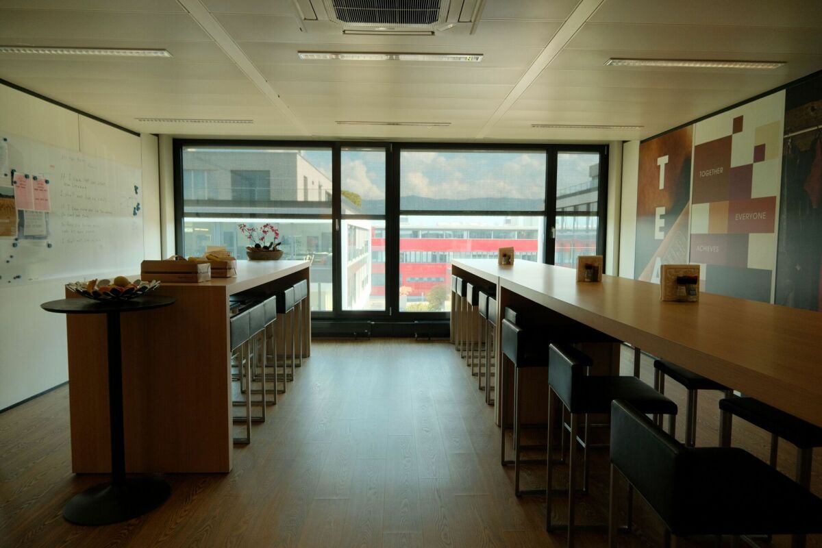 866m² office, photo 7 of 10
