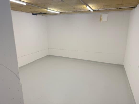 32m² storage room