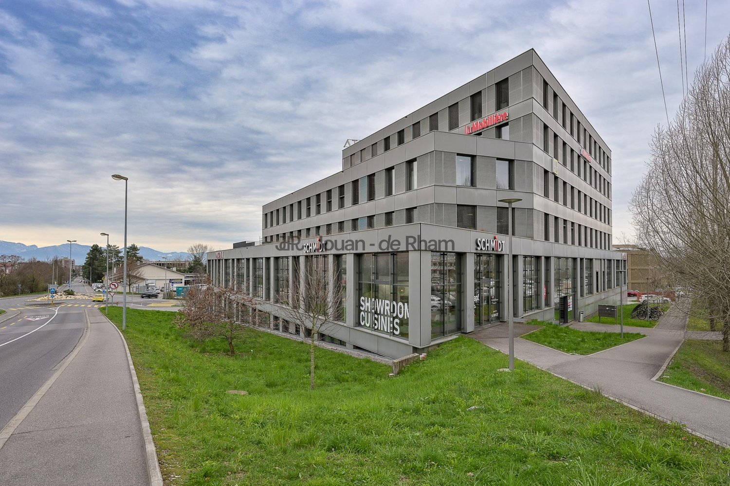 687m² Büro
