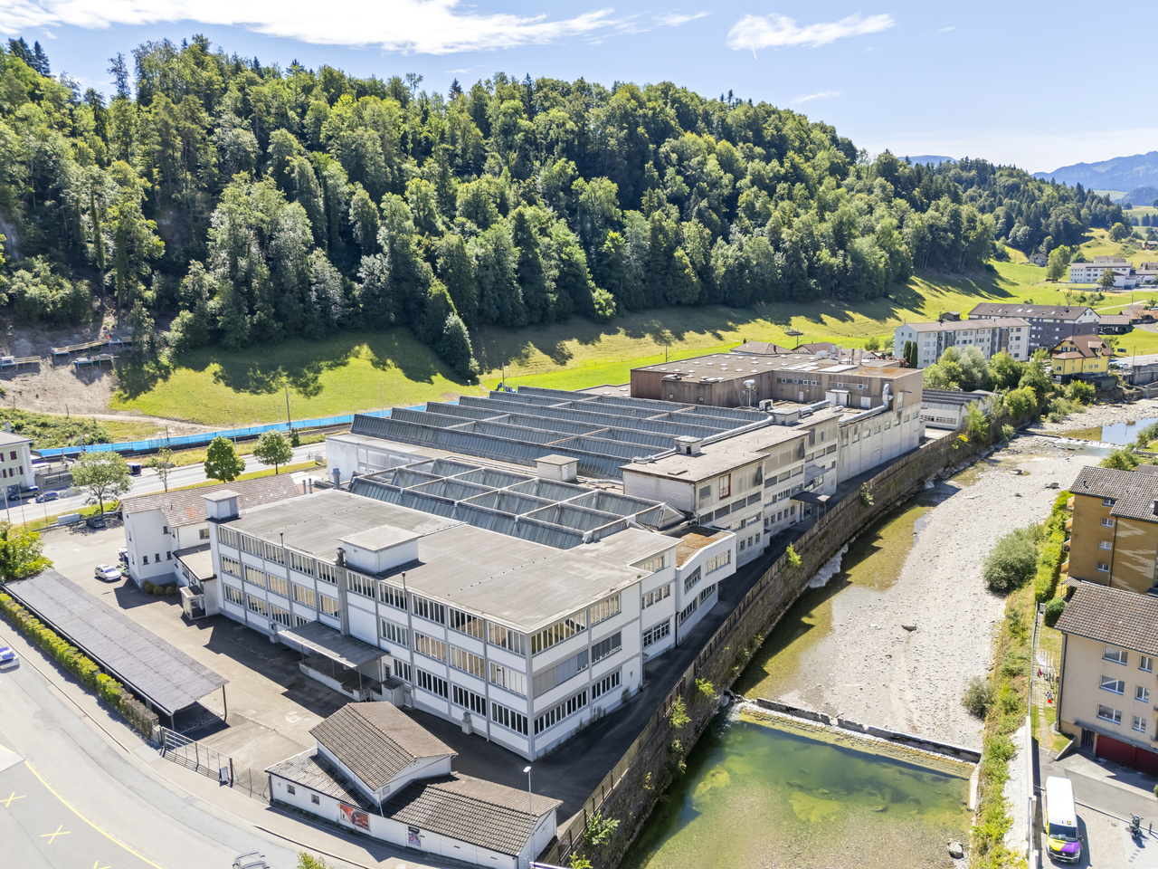 18500m² commercial