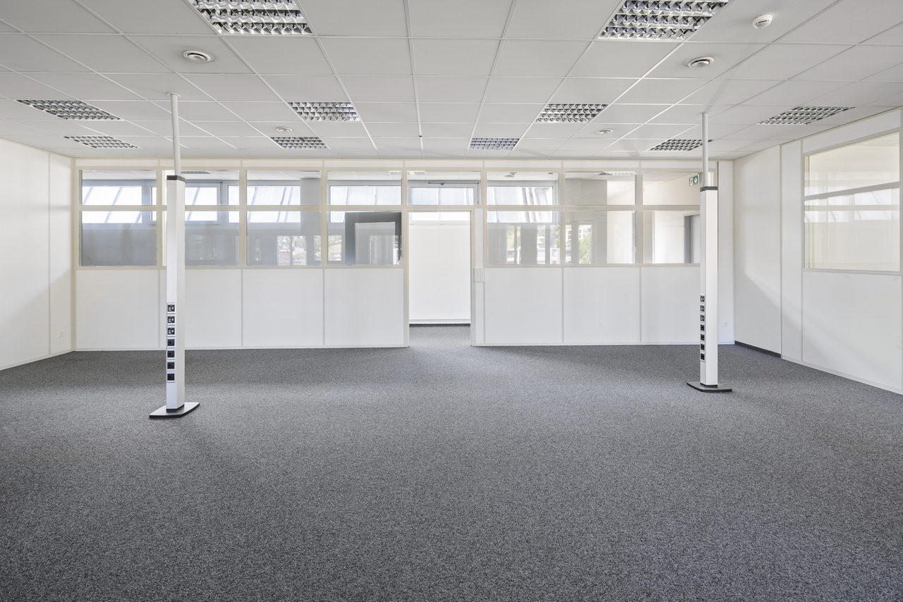 18500m² commercial
